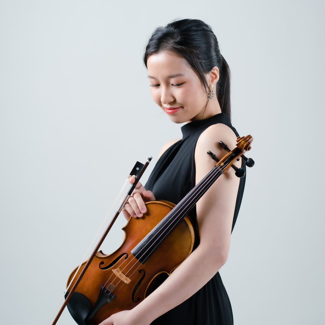 Kristine Kwok (Violin)